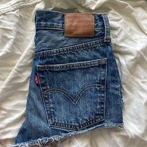 Levi’s shorts w24 dark denim